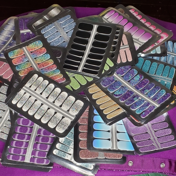 Dry Nail Polish Strips & Gel Wraps (No UV Light Required) - Picture 1 of 14